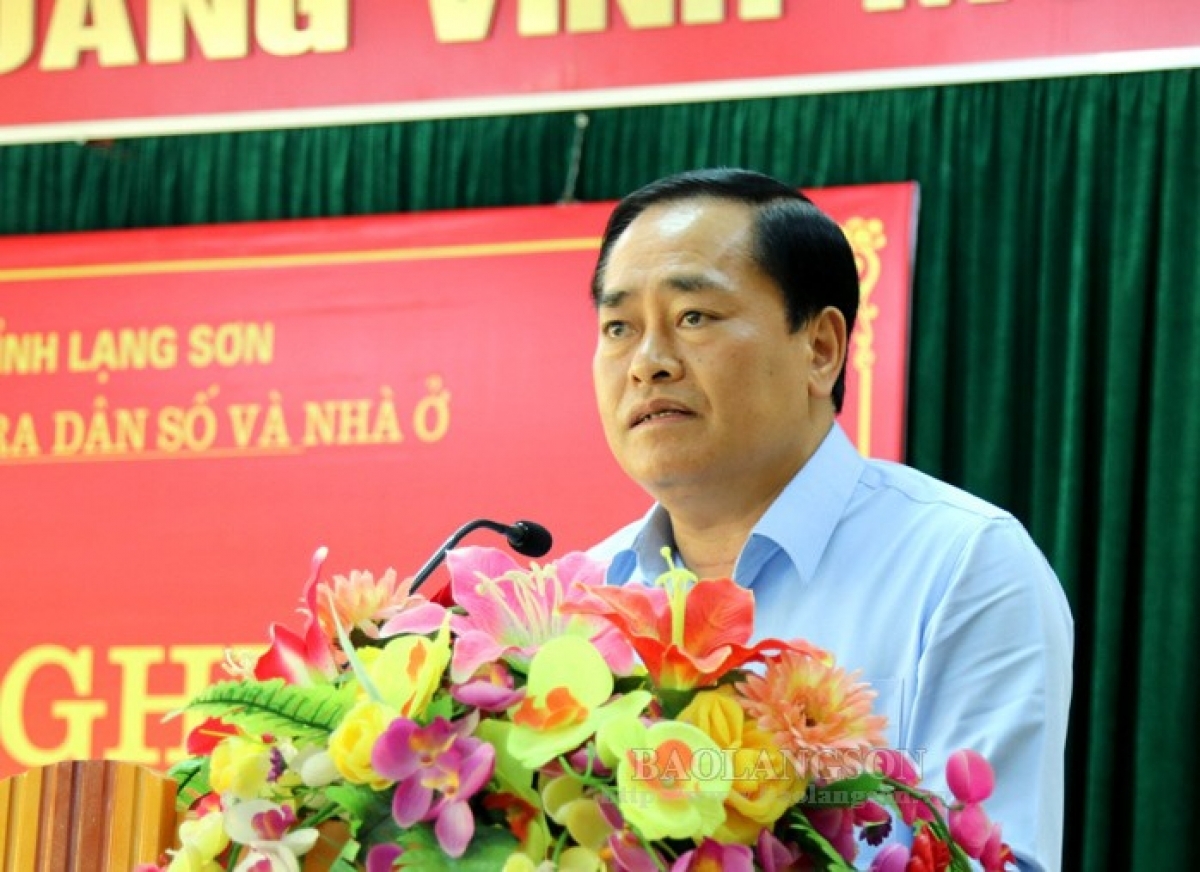 谅山省人民委员会主席胡进绍。