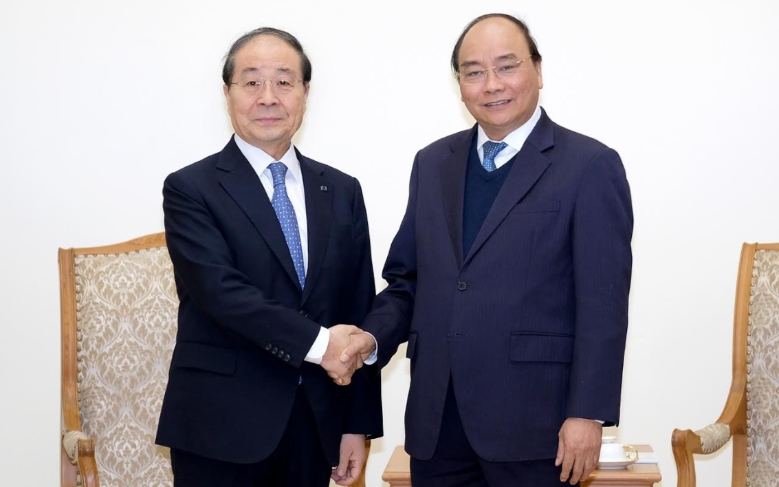 越南国家主席阮春福会见韩国泛高集团总裁崔英珠。 越南国家主席阮春福会见韩国泛高集团总裁崔英珠。