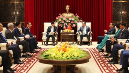 越南河内与柬埔寨金边推动各领域的合作