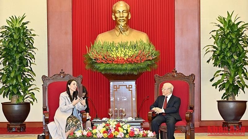 越共中央总书记阮富仲会见新西兰总理杰辛达·阿德恩。 越共中央总书记阮富仲会见新西兰总理杰辛达·阿德恩。