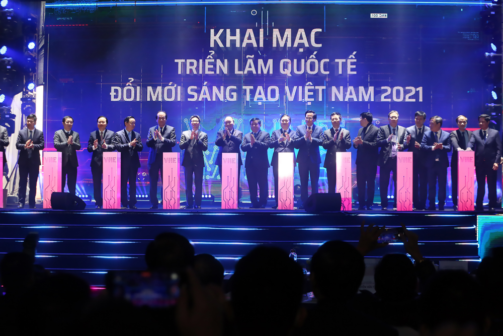 Công nghệ đột phá của Sunshine Group: Tâm điểm thu hút tại Triển lãm quốc tế Đổi mới sáng tạo Việt Nam 2021 Công nghệ đột phá của Sunshine Group: Tâm điểm thu hút tại Triển lãm quốc tế Đổi mới sáng tạo Việt Nam 2021