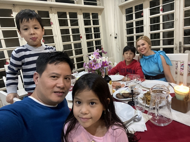 Vợ chồng Trần Tuấn Anh Và Brizaida Hastie Gonzalez: Cặp uyên ương ghép từ 2 nửa địa cầu Vợ chồng Trần Tuấn Anh Và Brizaida Hastie Gonzalez: Cặp uyên ương ghép từ 2 nửa địa cầu