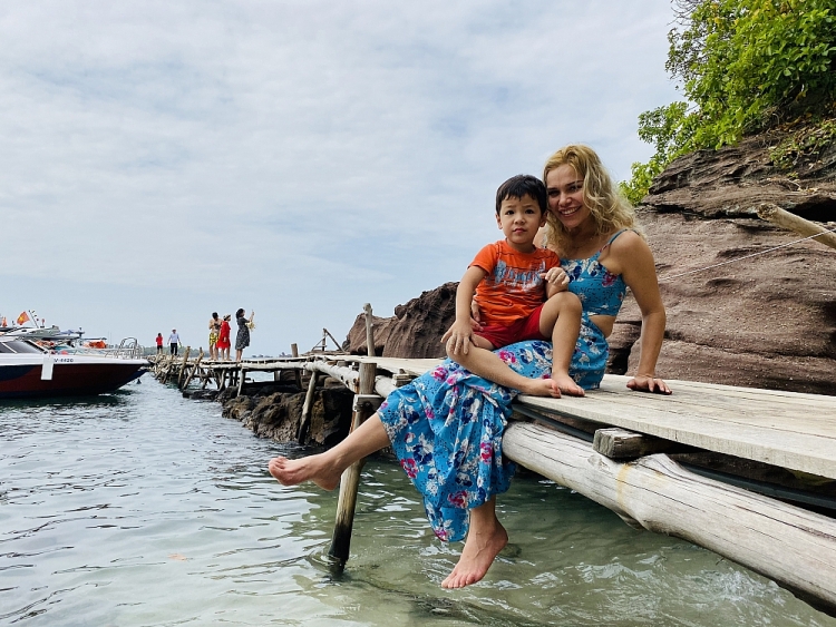 Vợ chồng Trần Tuấn Anh Và Brizaida Hastie Gonzalez: Cặp uyên ương ghép từ 2 nửa địa cầu Vợ chồng Trần Tuấn Anh Và Brizaida Hastie Gonzalez: Cặp uyên ương ghép từ 2 nửa địa cầu