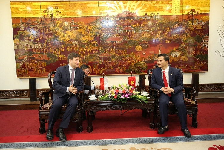 Đại sứ Wojciech Gerwel: Tôi rất yêu thích văn hóa đoàn tụ gia đình dịp tết của Việt Nam Đại sứ Wojciech Gerwel: Tôi rất yêu thích văn hóa đoàn tụ gia đình dịp tết của Việt Nam