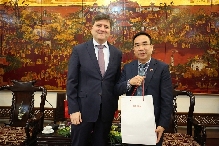 Đại sứ Wojciech Gerwel: Tôi rất yêu thích văn hóa đoàn tụ gia đình dịp tết của Việt Nam Đại sứ Wojciech Gerwel: Tôi rất yêu thích văn hóa đoàn tụ gia đình dịp tết của Việt Nam