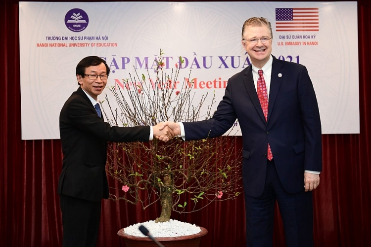 Đại sứ Daniel J. Kritenbrink: Tết cổ truyền Việt Nam là lúc để sống chậm lại, kết nối những người thân yêu Đại sứ Daniel J. Kritenbrink: Tết cổ truyền Việt Nam là lúc để sống chậm lại, kết nối những người thân yêu