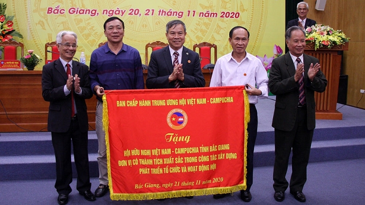 Cho phép thành lập Hội Hữu nghị Việt Nam - Campuchia huyện Yên Dũng và huyện Lục Nam (Bắc Giang)