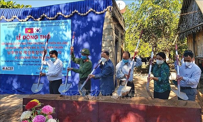 Trung tâm Văn hóa Hàn Quốc tài trợ hơn 1,3 tỷ đồng xây làng hữu nghị Việt-Hàn tại huyện Bác Ái (Ninh Thuận) Trung tâm Văn hóa Hàn Quốc tài trợ hơn 1,3 tỷ đồng xây làng hữu nghị Việt-Hàn tại huyện Bác Ái (Ninh Thuận)