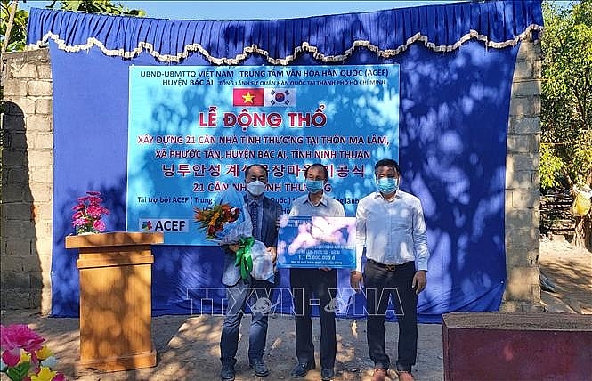 Trung tâm Văn hóa Hàn Quốc tài trợ hơn 1,3 tỷ đồng xây làng hữu nghị Việt-Hàn tại huyện Bác Ái (Ninh Thuận) Trung tâm Văn hóa Hàn Quốc tài trợ hơn 1,3 tỷ đồng xây làng hữu nghị Việt-Hàn tại huyện Bác Ái (Ninh Thuận)