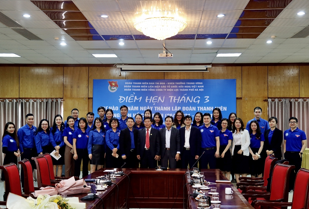 Đoàn thanh niên 3 cơ quan phối hợp tuyên truyền về truyền thống vẻ vang của Đoàn TNCS Hồ Chí Minh Đoàn thanh niên 3 cơ quan phối hợp tuyên truyền về truyền thống vẻ vang của Đoàn TNCS Hồ Chí Minh