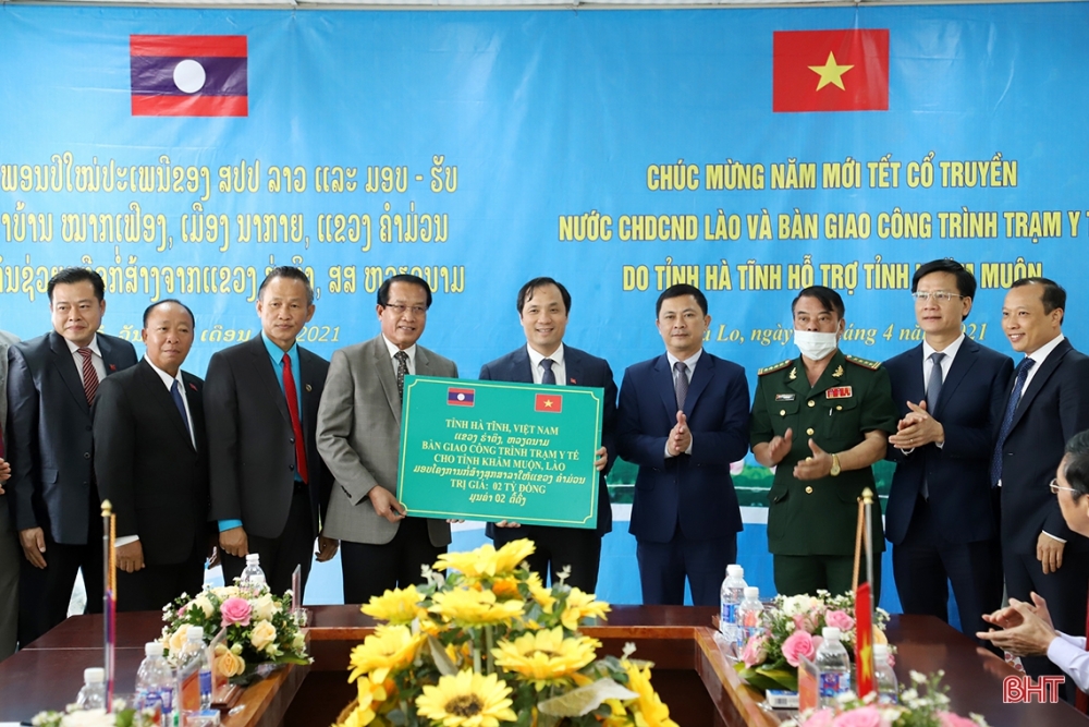 Hà Tĩnh bàn giao công trình Trạm Y tế bản Mạc Phương cho tỉnh Khăm Muộn (Lào) Hà Tĩnh bàn giao công trình Trạm Y tế bản Mạc Phương cho tỉnh Khăm Muộn (Lào)