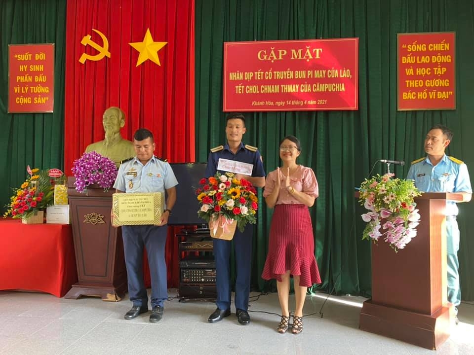 Giao lưu bóng chuyền 3 nước Việt Nam - Lào - Campuchia tại Khánh Hòa nhân dịp Tết cổ truyền Giao lưu bóng chuyền 3 nước Việt Nam - Lào - Campuchia tại Khánh Hòa nhân dịp Tết cổ truyền