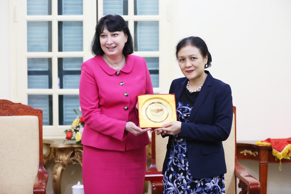 Đại sứ Cristina Romila: ưu tiên hàng đầu trong nhiệm kỳ là phát triển mối quan hệ nhân dân Việt Nam và Rumani Đại sứ Cristina Romila: ưu tiên hàng đầu trong nhiệm kỳ là phát triển mối quan hệ nhân dân Việt Nam và Rumani