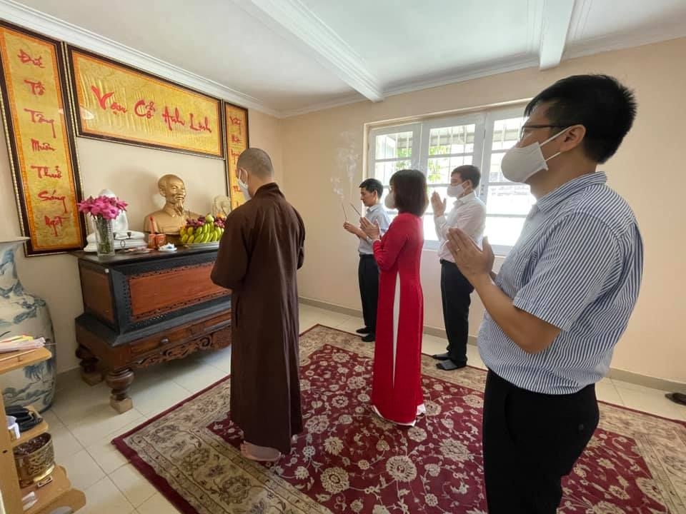 Lãnh đạo Đảng Cộng sản Sri Lanka, Hội Đoàn kết Sri Lanka - Việt Nam kỷ niệm ngày sinh Chủ tịch Hồ Chí Minh Lãnh đạo Đảng Cộng sản Sri Lanka, Hội Đoàn kết Sri Lanka - Việt Nam kỷ niệm ngày sinh Chủ tịch Hồ Chí Minh