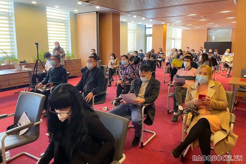 Phổ biến pháp luật sở tại cho cộng đồng người Việt Nam tại Mông Cổ Phổ biến pháp luật sở tại cho cộng đồng người Việt Nam tại Mông Cổ