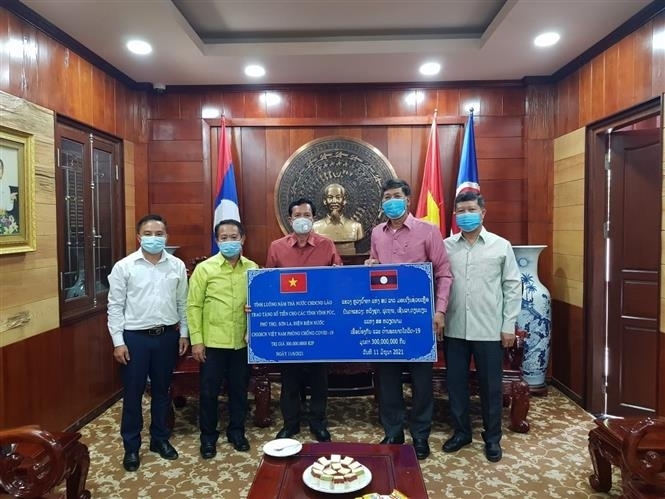 Nhiều địa phương Lào tiếp tục hỗ trợ Việt Nam ứng phó với dịch COVID-19 Nhiều địa phương Lào tiếp tục hỗ trợ Việt Nam ứng phó với dịch COVID-19