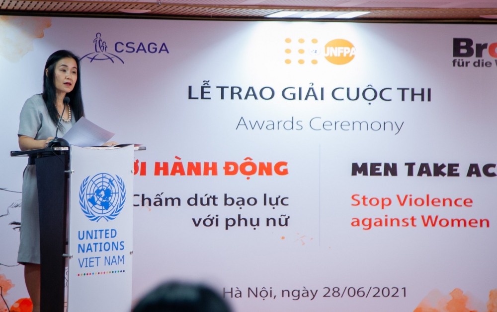 10 sáng tác truyền thông xuất sắc về chủ đề “Nam giới hành động – Chấm dứt bạo lực với phụ nữ 10 sáng tác truyền thông xuất sắc về chủ đề “Nam giới hành động – Chấm dứt bạo lực với phụ nữ
