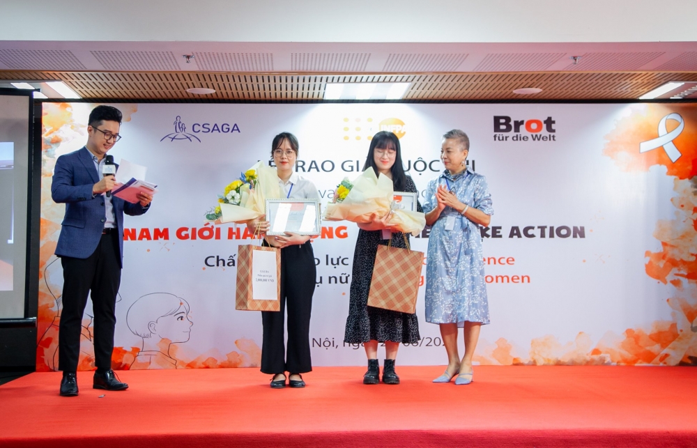 10 sáng tác truyền thông xuất sắc về chủ đề “Nam giới hành động – Chấm dứt bạo lực với phụ nữ 10 sáng tác truyền thông xuất sắc về chủ đề “Nam giới hành động – Chấm dứt bạo lực với phụ nữ