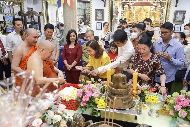Sắc màu Songkran trên đất Việt Sắc màu Songkran trên đất Việt