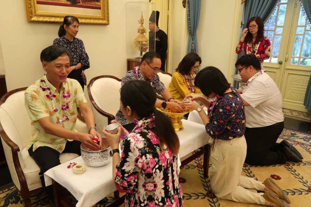 Sắc màu Songkran trên đất Việt Sắc màu Songkran trên đất Việt