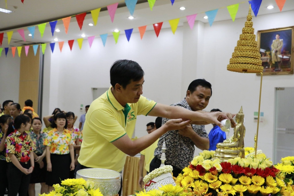 Sắc màu Songkran trên đất Việt Sắc màu Songkran trên đất Việt