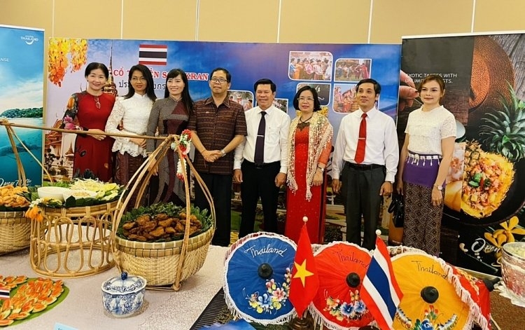 Sắc màu Songkran trên đất Việt Sắc màu Songkran trên đất Việt