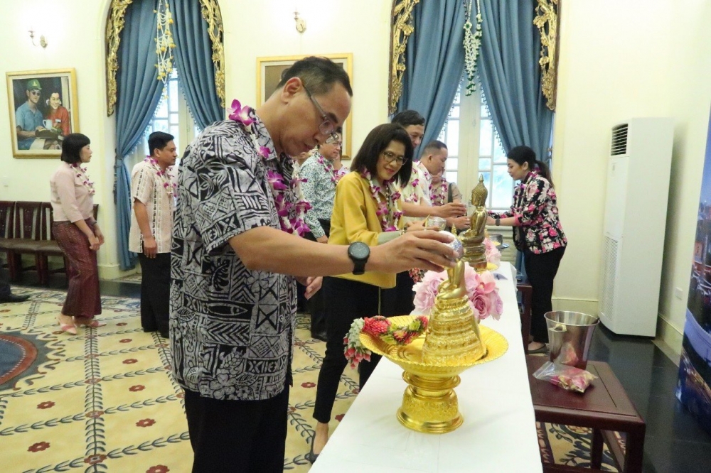Sắc màu Songkran trên đất Việt Sắc màu Songkran trên đất Việt