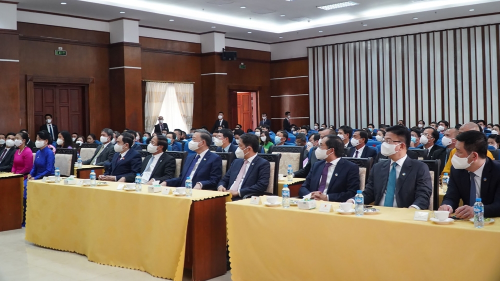 Chủ tịch nước đánh giá cao cộng đồng người Việt tại Lào luôn hướng về đất nước