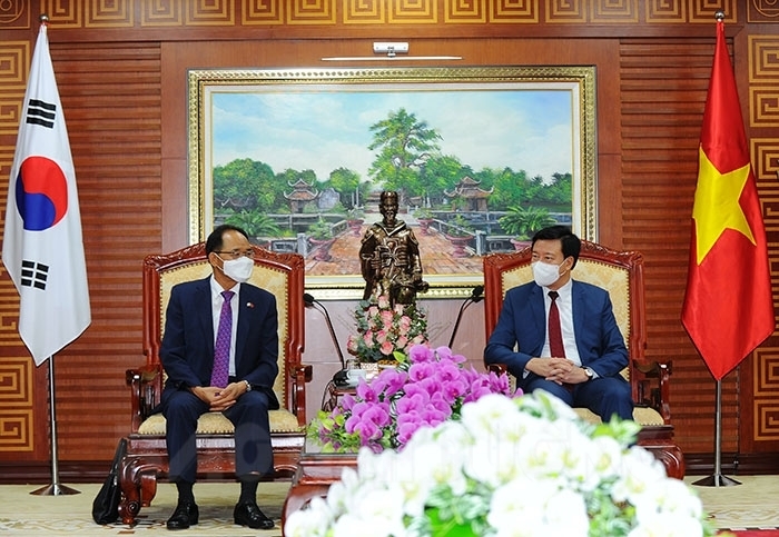 Đại sứ Park Noh Wan mong muốn Hải Dương tiếp tục tạo điều kiện cho các doanh nghiệp Hàn Quốc Đại sứ Park Noh Wan mong muốn Hải Dương tiếp tục tạo điều kiện cho các doanh nghiệp Hàn Quốc
