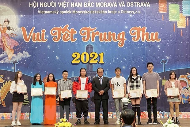 Giao lưu văn hóa Séc-Việt nhân Tết Trung thu tại Bắc Morava và Ostrava Giao lưu văn hóa Séc-Việt nhân Tết Trung thu tại Bắc Morava và Ostrava