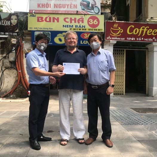 Hội hữu nghị Việt - Nga TP Hà Nội tặng quà cho giáo viên người Nga gặp khó khăn do dịch COVID-19 Hội hữu nghị Việt - Nga TP Hà Nội tặng quà cho giáo viên người Nga gặp khó khăn do dịch COVID-19