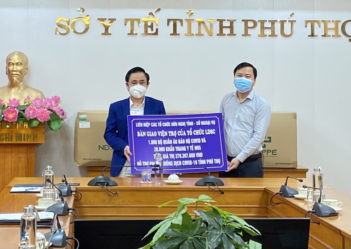 LDSC (Mỹ) hỗ trợ vật tư y tế trị giá 16.400 USD cho Phú Thọ LDSC (Mỹ) hỗ trợ vật tư y tế trị giá 16.400 USD cho Phú Thọ
