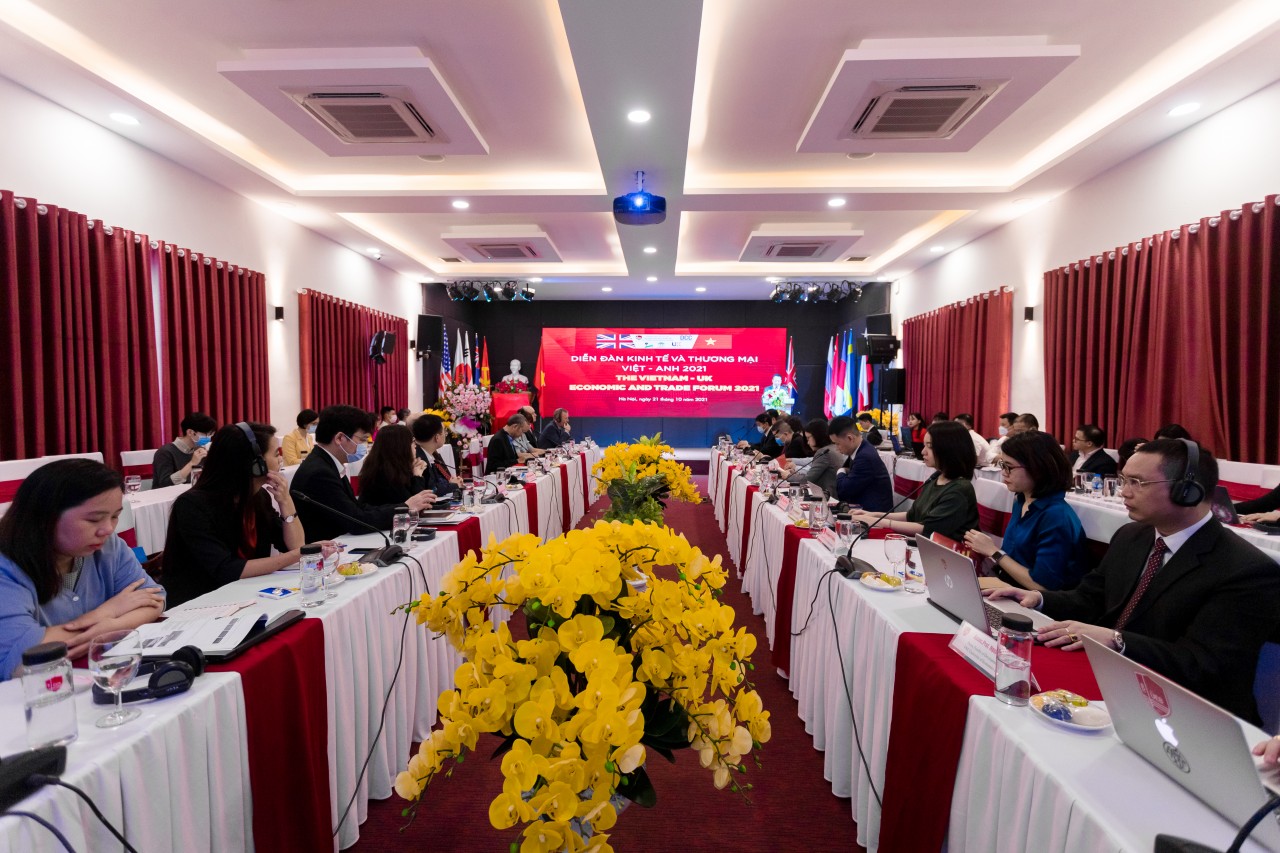 Mối quan hệ kinh tế và thương mại Việt Nam – Vương quốc Anh hướng tới nền kinh tế các-bon thấp và phát triển bền vững Mối quan hệ kinh tế và thương mại Việt Nam – Vương quốc Anh hướng tới nền kinh tế các-bon thấp và phát triển bền vững