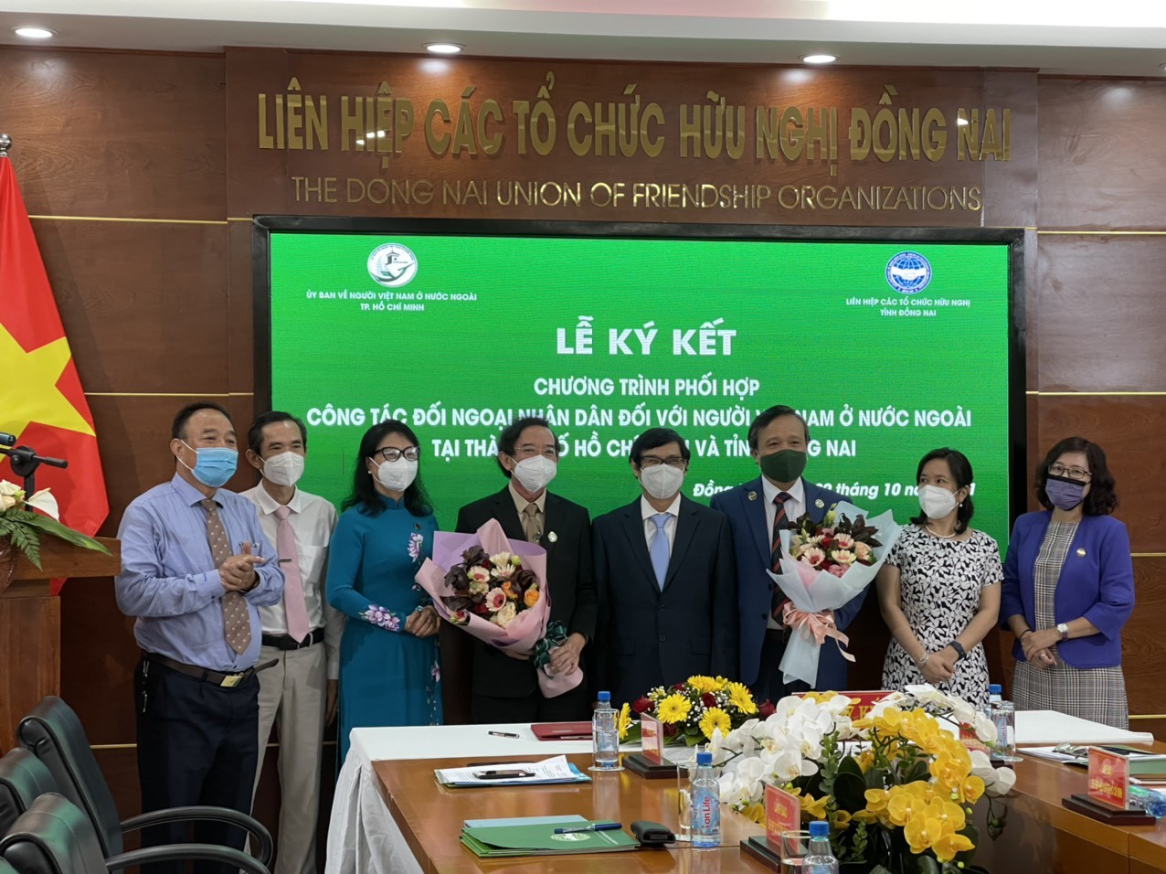 DUFO và Ủy ban về NVNONN TP Hồ Chí Minh ký kết chương trình về công tác đối ngoại nhân dân DUFO và Ủy ban về NVNONN TP Hồ Chí Minh ký kết chương trình về công tác đối ngoại nhân dân