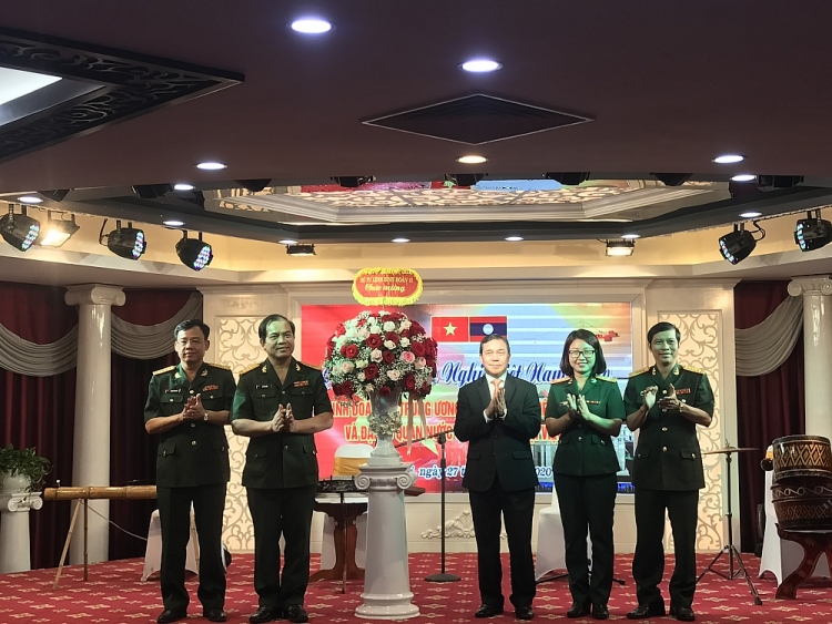 Gặp gỡ hữu nghị Việt Nam-Lào tại Binh đoàn 11: Ôn kỉ niệm, quyết tâm xây tiếp tình hữu nghị hai nước Gặp gỡ hữu nghị Việt Nam-Lào tại Binh đoàn 11: Ôn kỉ niệm, quyết tâm xây tiếp tình hữu nghị hai nước
