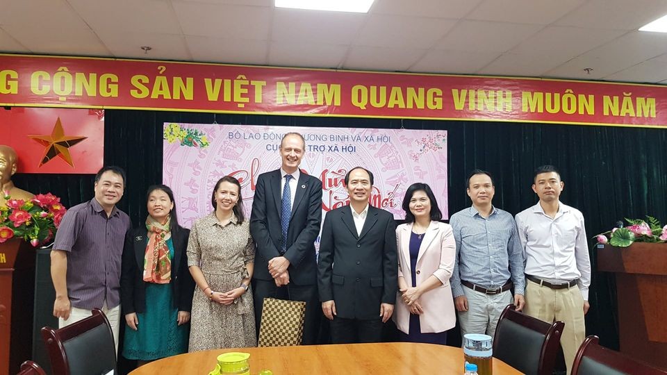 UNDP và Bộ Lao động, Thương binh và Xã hội trao đổi phương án hỗ trợ nạn nhân bom mìn, người khuyết tật UNDP và Bộ Lao động, Thương binh và Xã hội trao đổi phương án hỗ trợ nạn nhân bom mìn, người khuyết tật