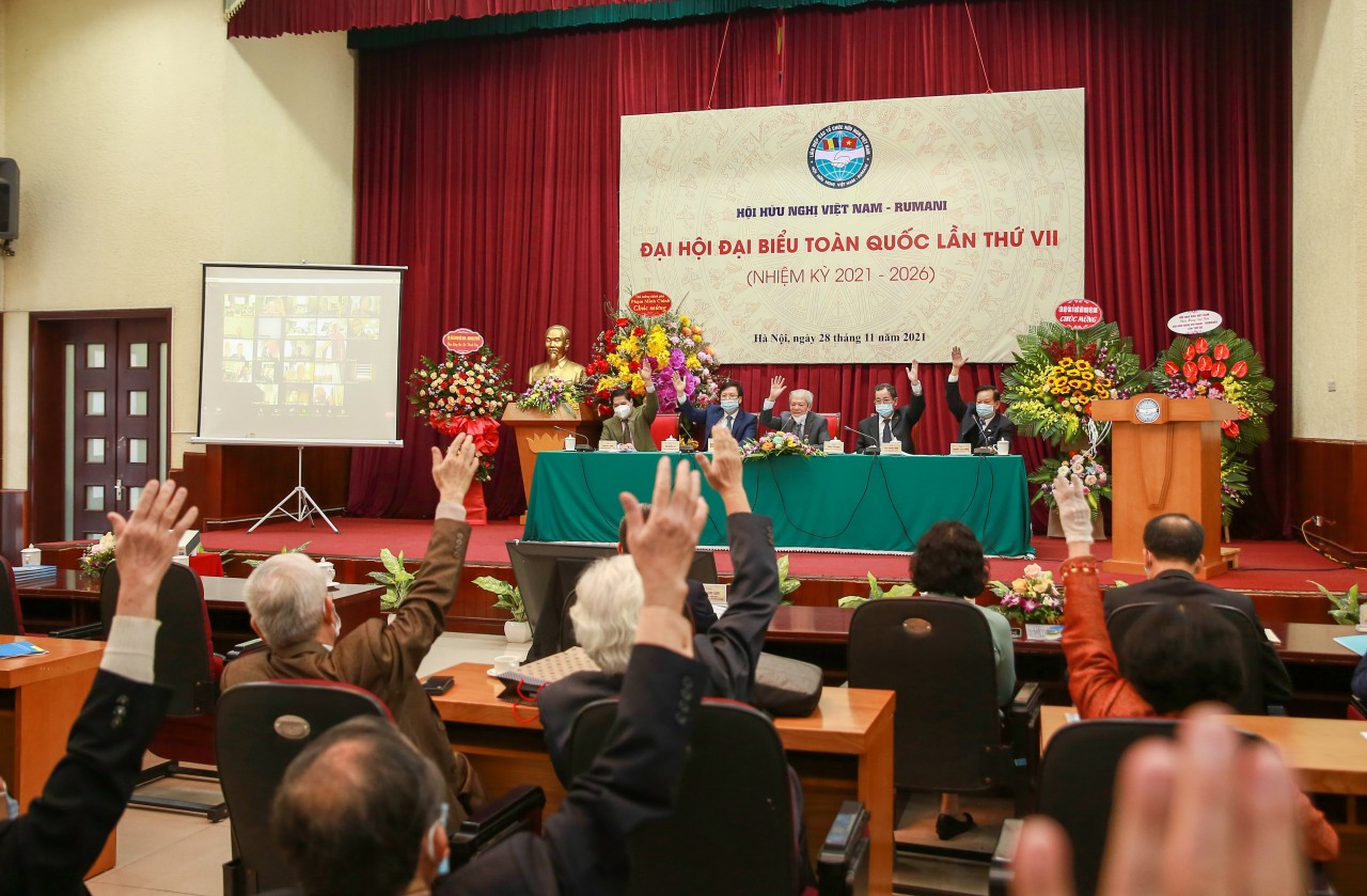 Ông Hồ Quang Lợi được bầu làm Chủ tịch Hội Hữu nghị Việt Nam-Rumani nhiệm kỳ 2021-2026 Ông Hồ Quang Lợi được bầu làm Chủ tịch Hội Hữu nghị Việt Nam-Rumani nhiệm kỳ 2021-2026