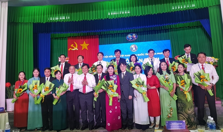 Bí thư Thành ủy Đồng Xoài (Bình Phước) là Chủ tịch Hội Hữu nghị Việt Nam-Hàn Quốc tỉnh nhiệm kỳ 2020-2025 Bí thư Thành ủy Đồng Xoài (Bình Phước) là Chủ tịch Hội Hữu nghị Việt Nam-Hàn Quốc tỉnh nhiệm kỳ 2020-2025