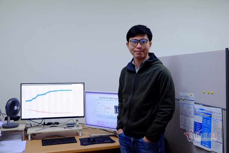 Tiến sĩ người Việt được trao giải thưởng Quả cầu vàng năm 2020 về khoa học công nghệ Tiến sĩ người Việt được trao giải thưởng Quả cầu vàng năm 2020 về khoa học công nghệ