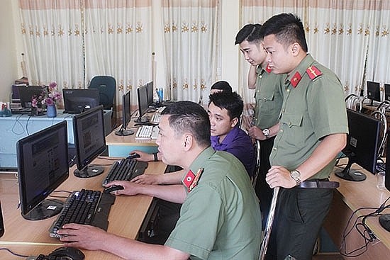Mối quan hệ giữa bảo vệ chủ quyền quốc gia trên không gian mạng và việc bảo vệ các quyền tự do cơ bản của con người Mối quan hệ giữa bảo vệ chủ quyền quốc gia trên không gian mạng và việc bảo vệ các quyền tự do cơ bản của con người