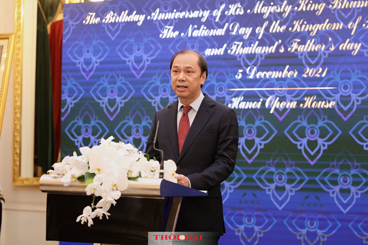 Truyền thống và quan hệ đối tác chiến lược tăng cường Việt -Thái là nền tảng vững chắc cho tương lai hai nước Truyền thống và quan hệ đối tác chiến lược tăng cường Việt -Thái là nền tảng vững chắc cho tương lai hai nước