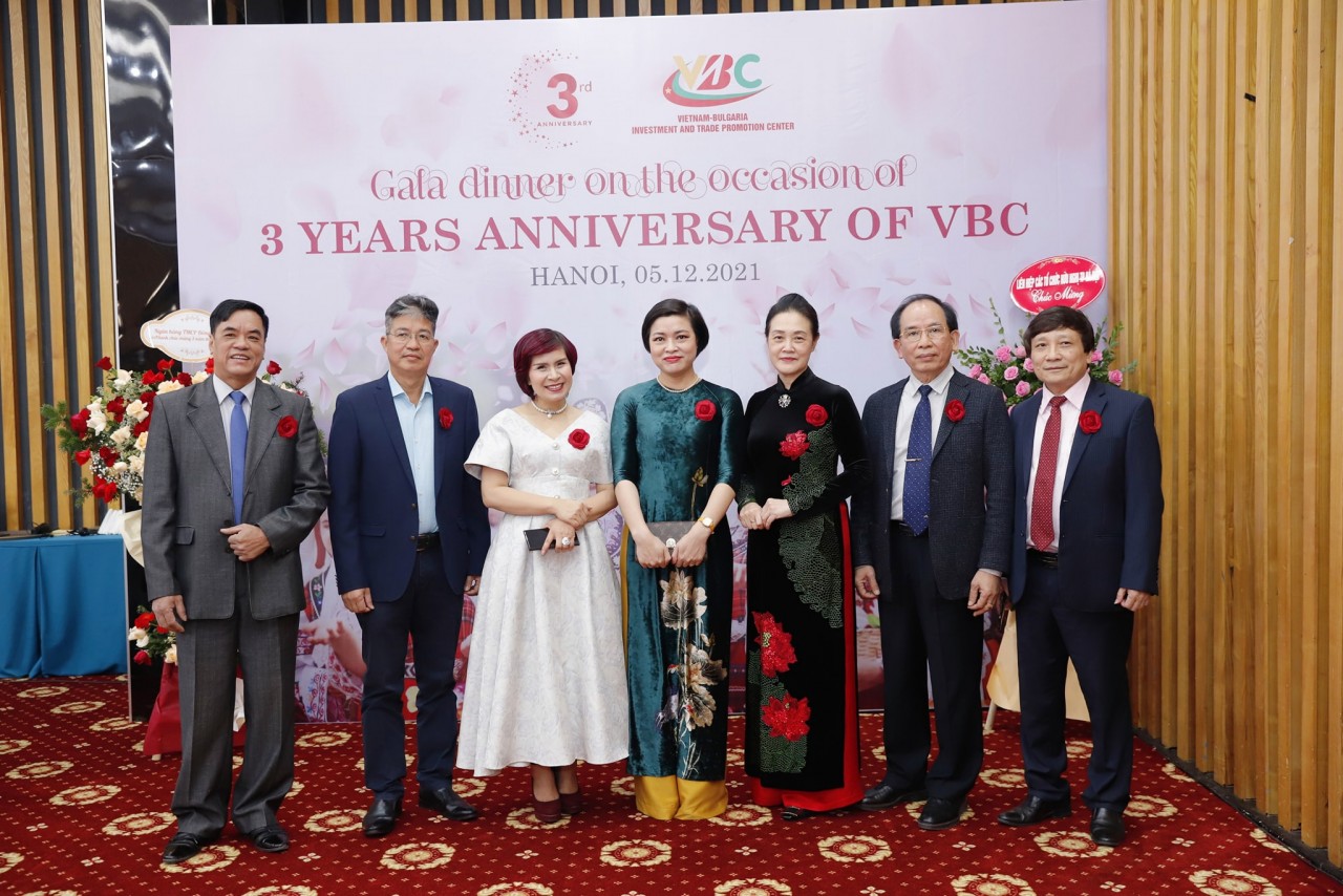Ra mắt Chi hội hữu nghị Trung tâm xúc tiến thương mại đầu tư Việt Nam - Bulgaria Ra mắt Chi hội hữu nghị Trung tâm xúc tiến thương mại đầu tư Việt Nam - Bulgaria