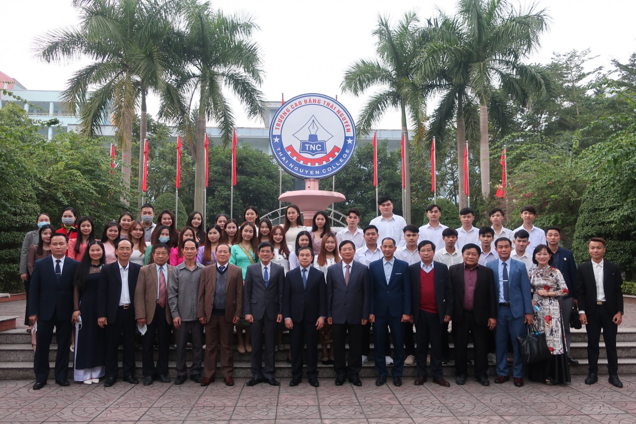 Đại sứ quán Lào đánh giá cao Trường Cao đẳng Thái Nguyên trong đào tạo học sinh, sinh viên nước bạn Đại sứ quán Lào đánh giá cao Trường Cao đẳng Thái Nguyên trong đào tạo học sinh, sinh viên nước bạn