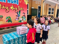 zhi shan foundation tai tro tren 165 ty dong cho tre em kho khan trong nam 2020