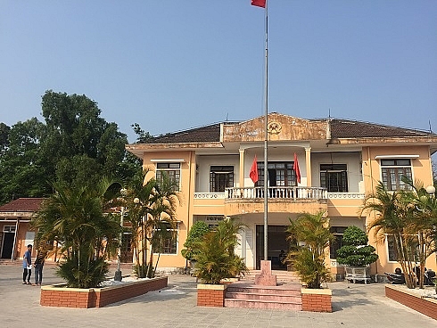 Nhiều cán bộ ở Huế đồng loạt xin nghỉ việc vì lương thấp và bị áp lực nhieu can bo xa o hue dong loat xin nghi viec vi luong thap va bi ap luc