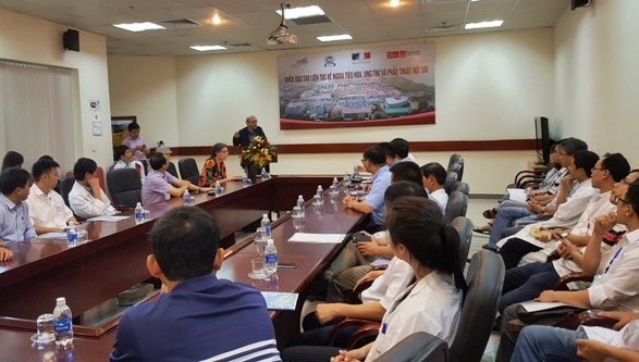 Giáo sư Pháp giúp 50 bác sĩ chuyên ngành ‘Phẫu thuật ung thư’ nâng cao trình độ giao su phap giup 50 bac si chuyen nganh phau thuat ung thu nang cao trinh do