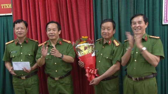 Phá băng nhóm chuyên cướp giật tại cố đô Huế pha nhanh chuyen an 319s vay bat doi tuong gay ra loat vu cuop giat tren pho gay hoan mang tai co do hue
