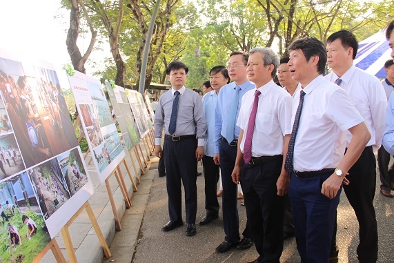 Triển lãm ảnh nghệ thuật “Biển, đảo quê hương” tại Cố đô Huế trien lam anh nghe thuat bien dao que huong tai co do hue