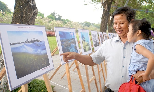 Triển lãm ảnh nghệ thuật “Biển, đảo quê hương” tại Cố đô Huế trien lam anh nghe thuat bien dao que huong tai co do hue
