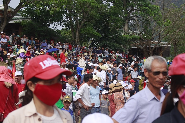 Nam thanh nữ tú đua thuyền, bắt cá trắm trên đất di sản Phong Nha - Kẻ Bàng nam thanh nu tu dua thuyen bat ca tram tren dat di san phong nha ke bang
